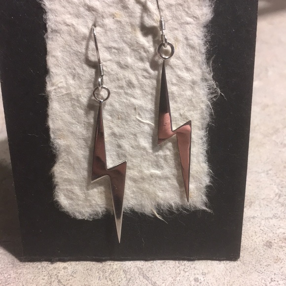 925 silver earrings. lightning bolt shape, brand new 4 pairs available - Picture 2 of 5